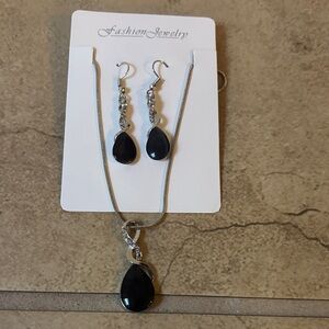 Elegant Black and Silver Jewelry Set